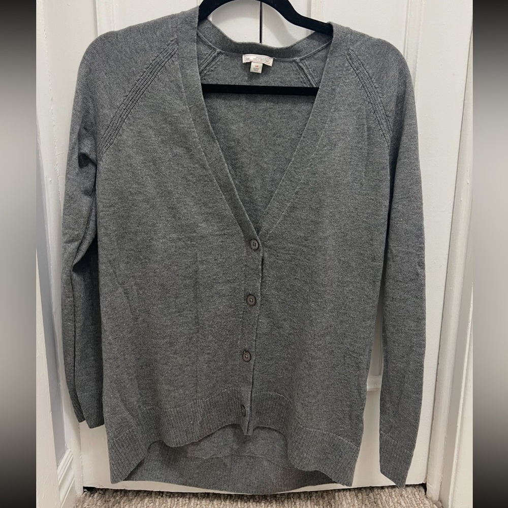#077 GAP Gray Cardigan Sweater V-Neck Knit
